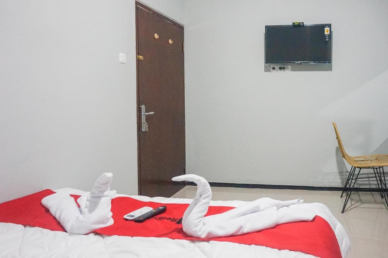 Reddoorz Plus @ Kalpataru マラン エクステリア 写真